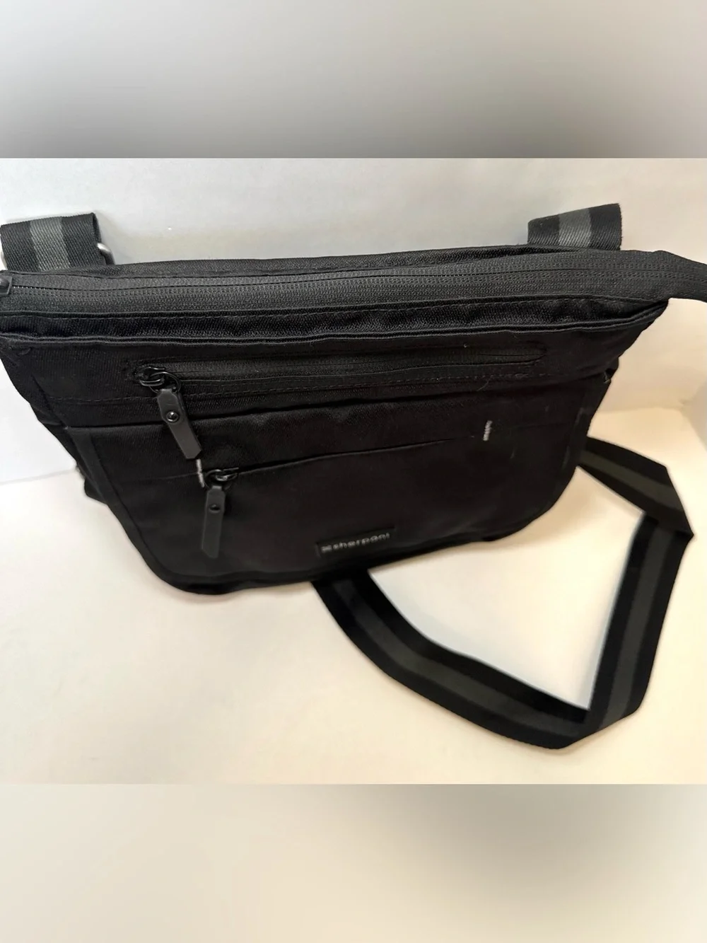 Sherpani Sadie Crossbody Bag in raven black